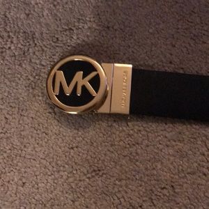 Michael Kors black reversible belt!